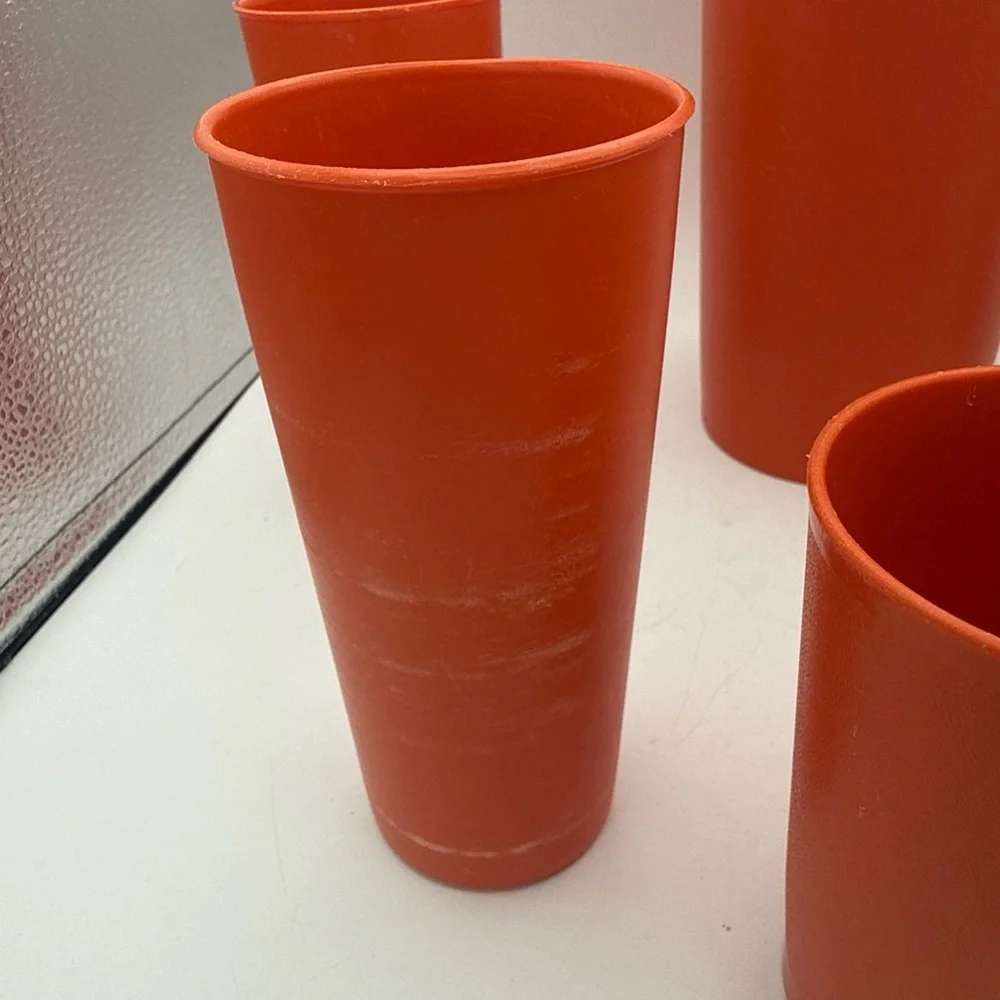 VTG Tupperware Harvest Orange Beverage Container And 5 stackable Tumblers Cups